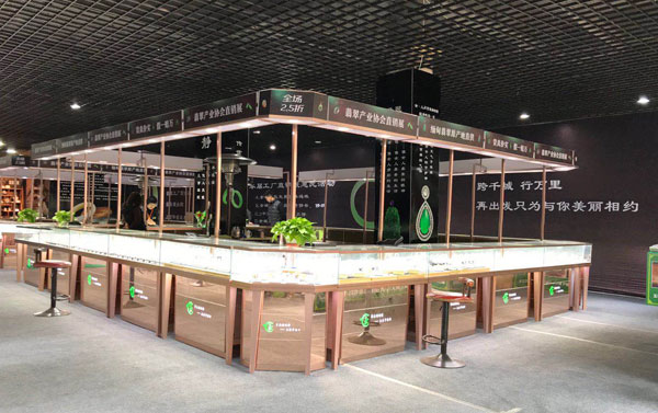 鴻鈦為珠寶企業定制的高檔珠寶展示柜 鴻鈦為珠寶企業定制的高檔珠寶展示柜