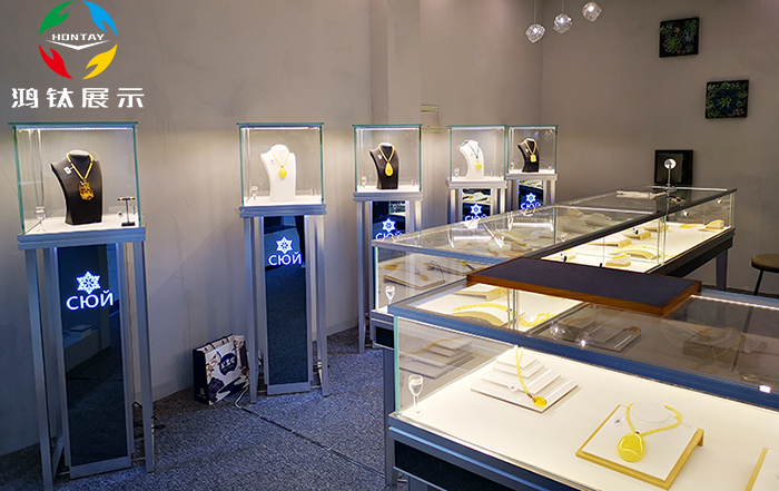 用戶和廠家對珠寶展示柜的價值體現有所不同
