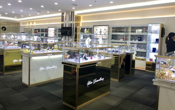 鴻鈦為珠寶商定制的展覽柜 鴻鈦為珠寶商定制的展覽柜