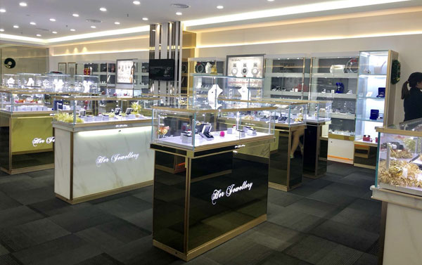 鴻鈦專為珠寶店家定制各種展柜 鴻鈦專為珠寶店家定制各種展柜