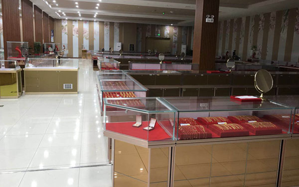 珠寶展示柜工廠選擇,關(guān)鍵詞看這三點 珠寶展示柜工廠選擇,關(guān)鍵詞看這三點