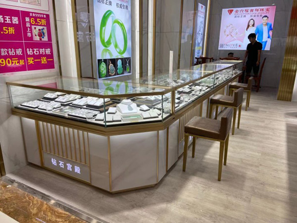 定制珠寶展示柜,鴻鈦珠寶展柜廠家,專業(yè)珠寶展柜廠 定制珠寶展示柜,鴻鈦珠寶展柜廠家,專業(yè)珠寶展柜廠