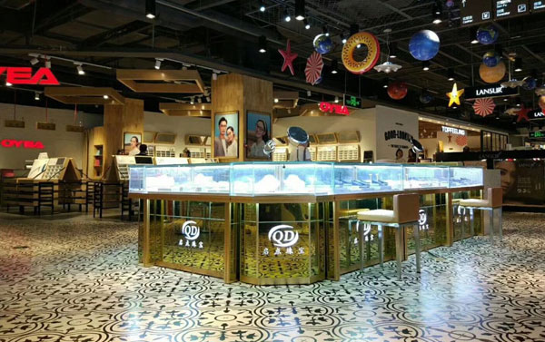 多功能展示柜定做效率高嗎？要注意什么？